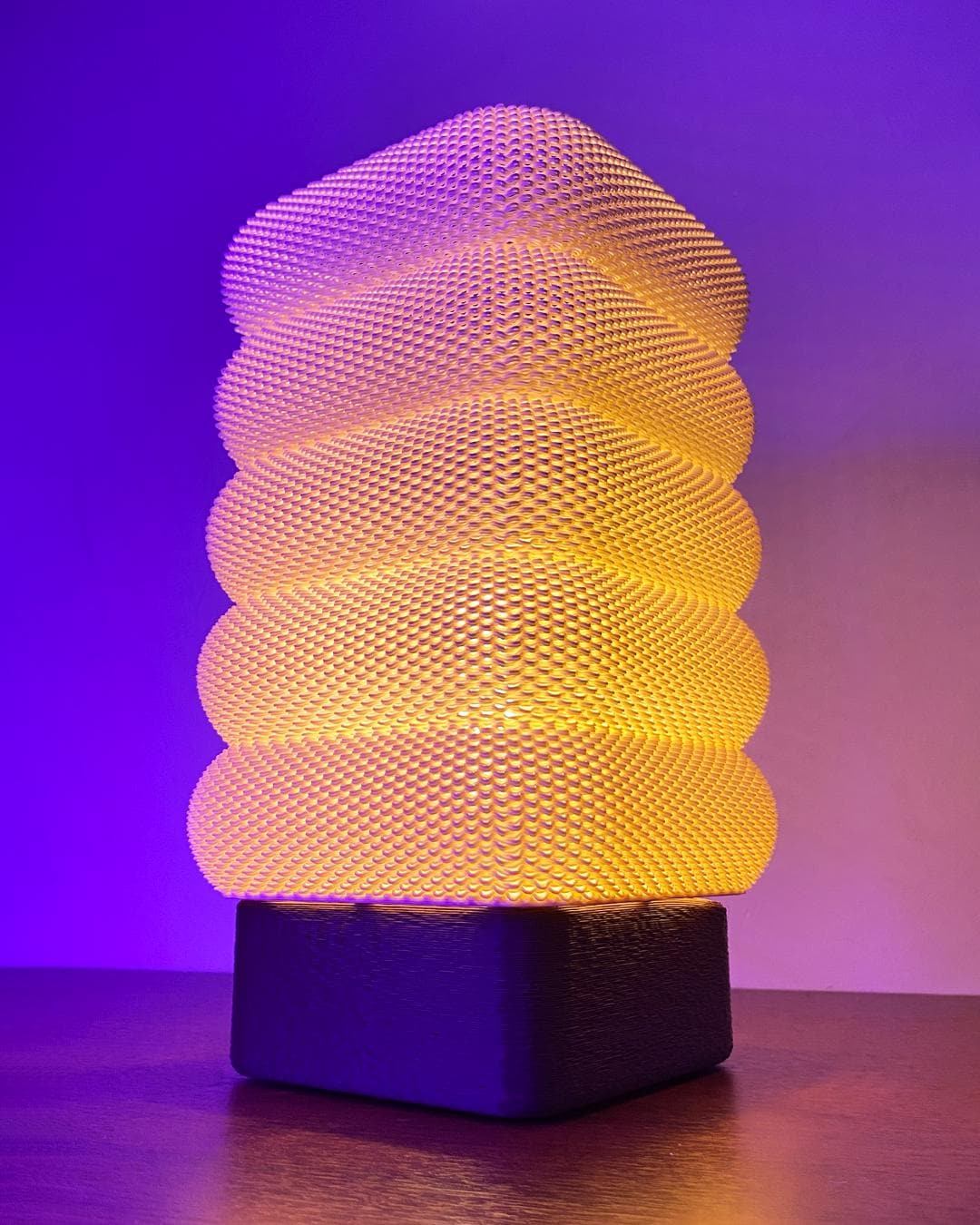 Ribbed lamp shade